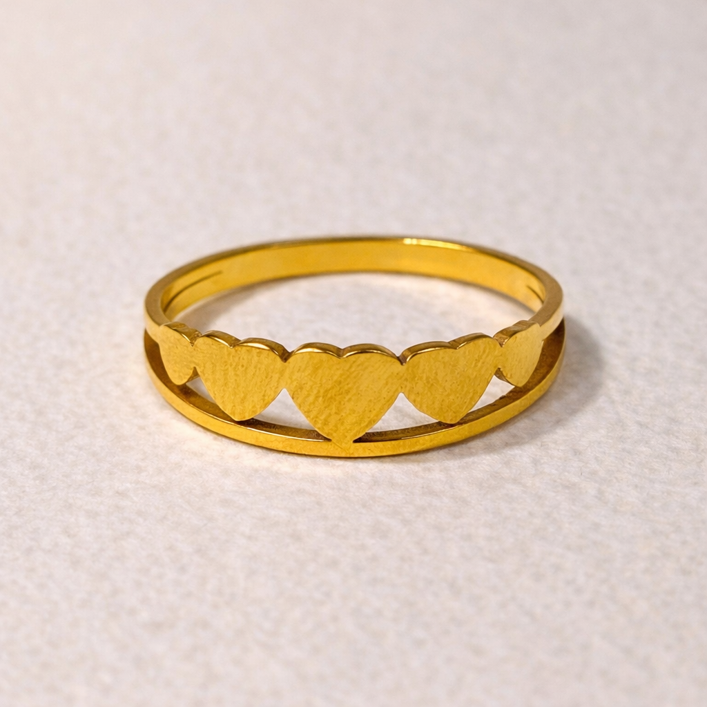 Amora Linked Hearts Ring