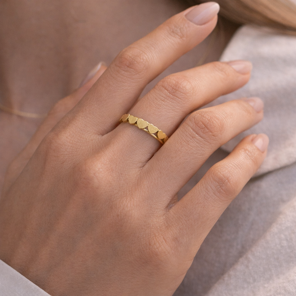 Amora Linked Hearts Ring