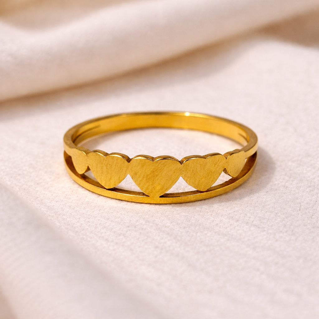 Amora Linked Hearts Ring