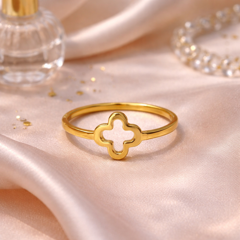 Amoura Clover Ring