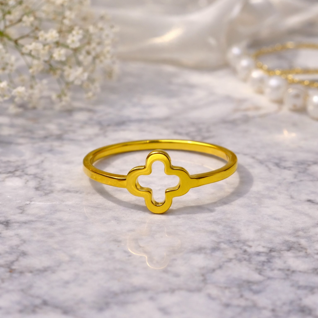 Amoura Clover Ring