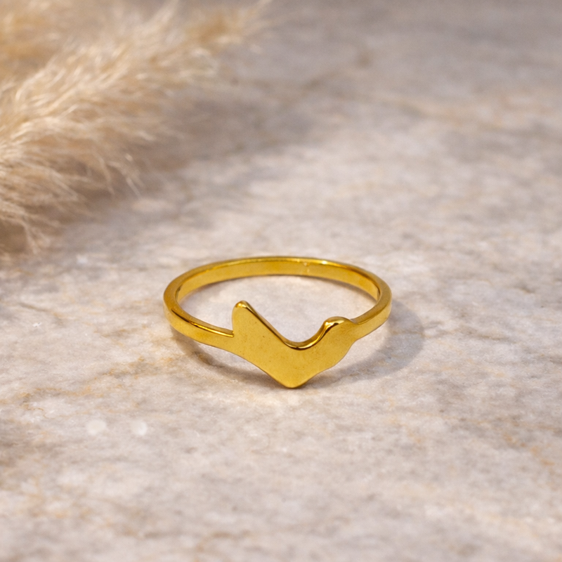 Elara Crest Ring