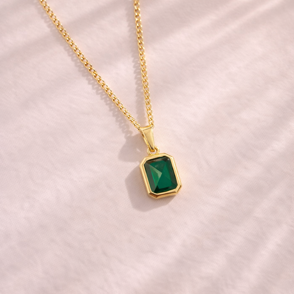 Emerald Glow Pendant Necklace