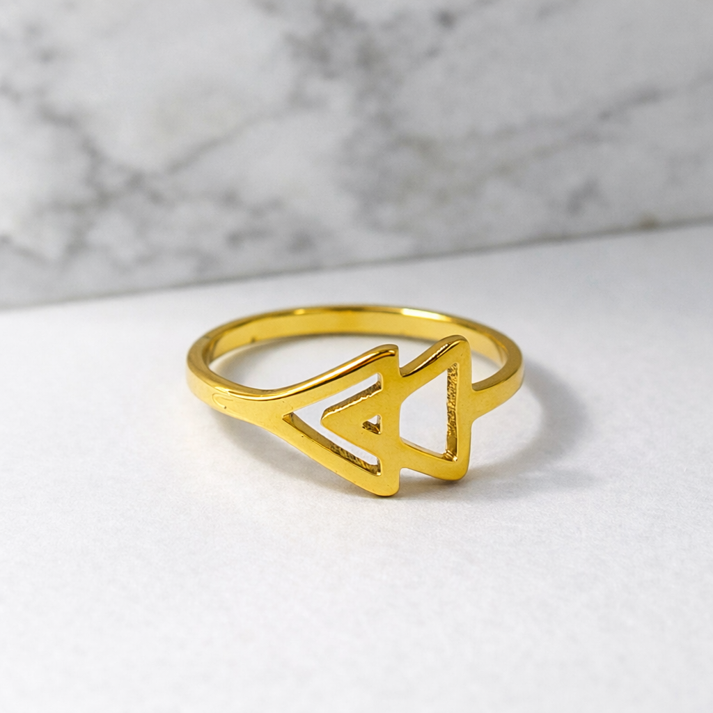 Eterna Angle Ring