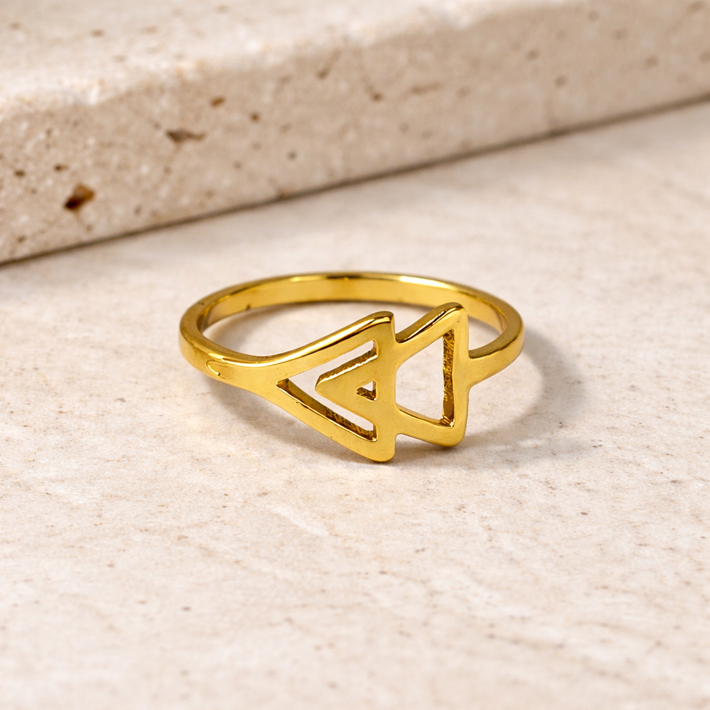 Eterna Angle Ring