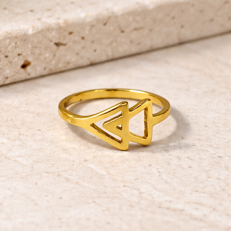 Eterna Angle Ring
