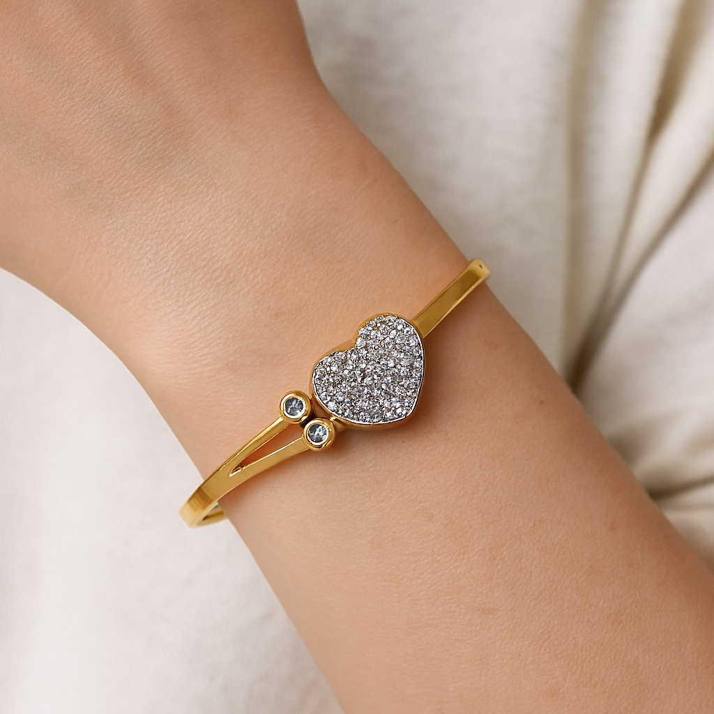 The Sparkling Heart Bracelet