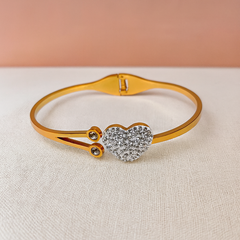 The Sparkling Heart Bracelet
