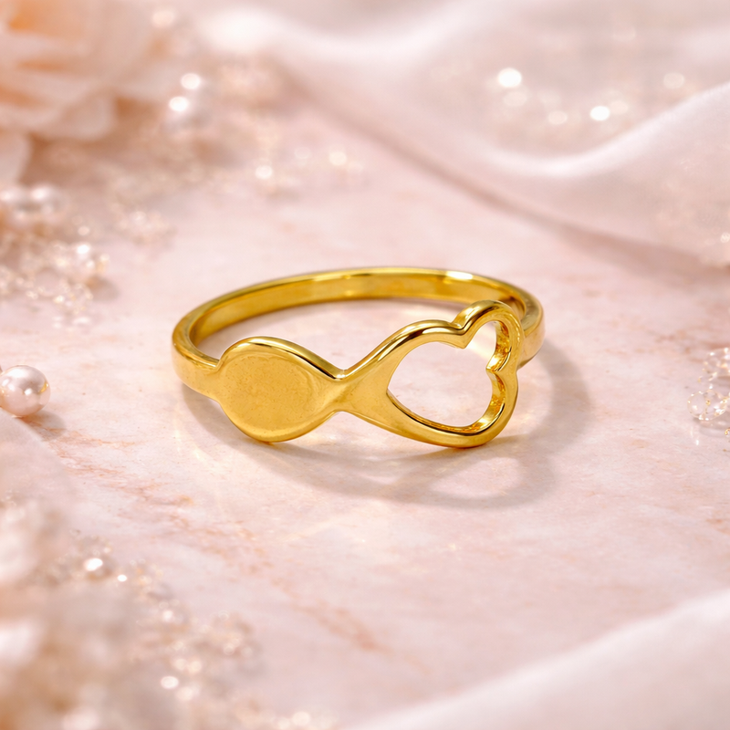 Velora Luna Heart Ring